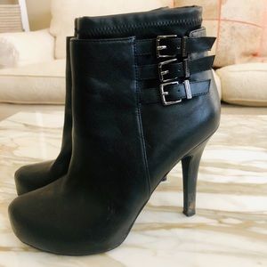 BCBG generation heeled booties